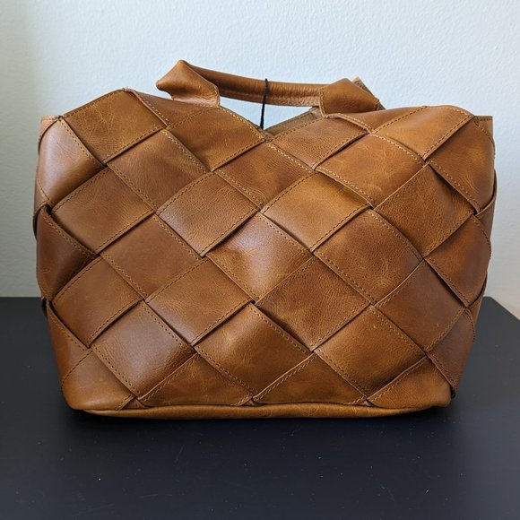 AERE - Woven Leather Handbag - Picture 6 of 8